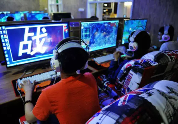 孩子读大学了沉迷玩游戏，要如何帮他戒除网瘾？